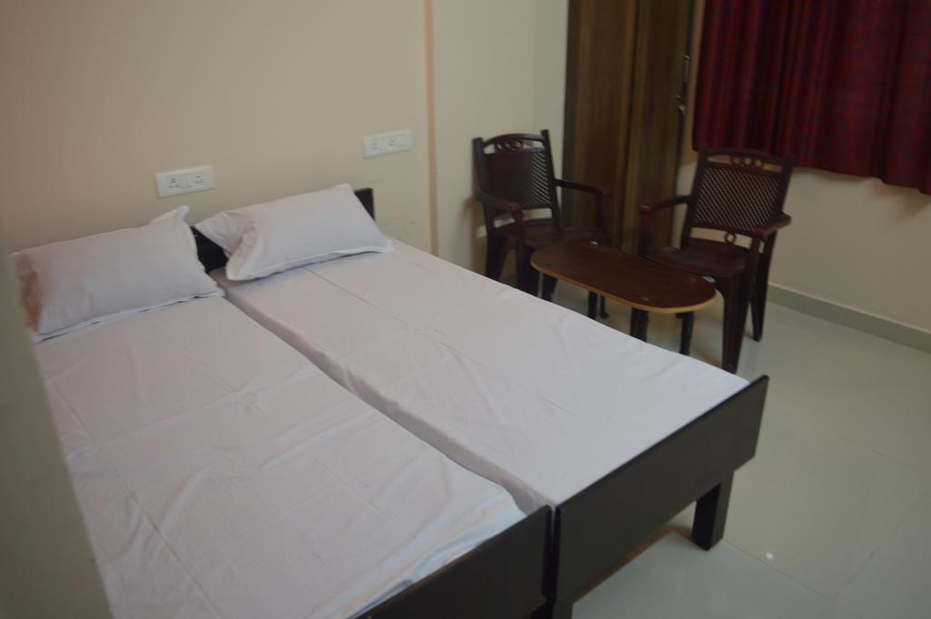 Sri Balaji Guest House Bangalore Extérieur photo