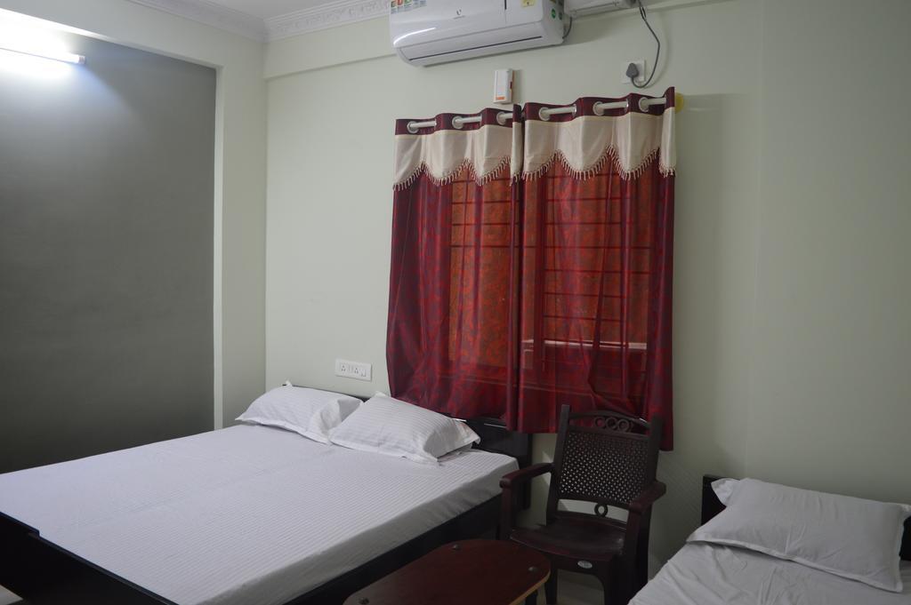 Sri Balaji Guest House Bangalore Extérieur photo