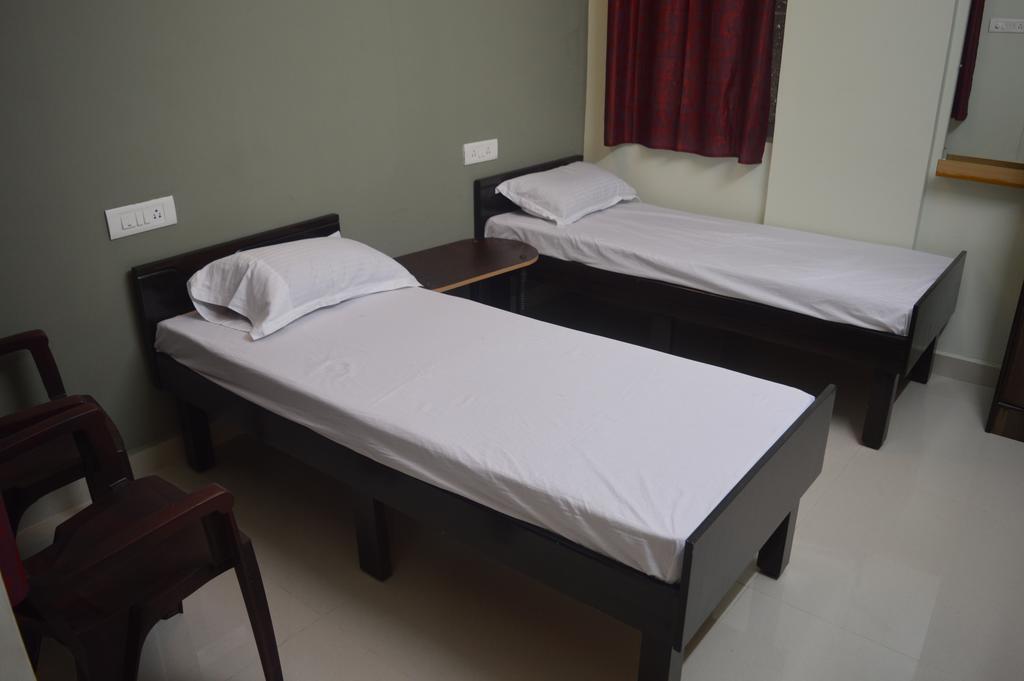 Sri Balaji Guest House Bangalore Extérieur photo