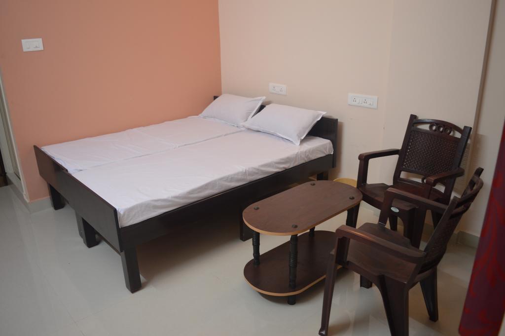 Sri Balaji Guest House Bangalore Extérieur photo