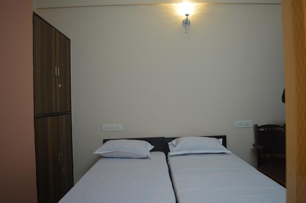 Sri Balaji Guest House Bangalore Extérieur photo