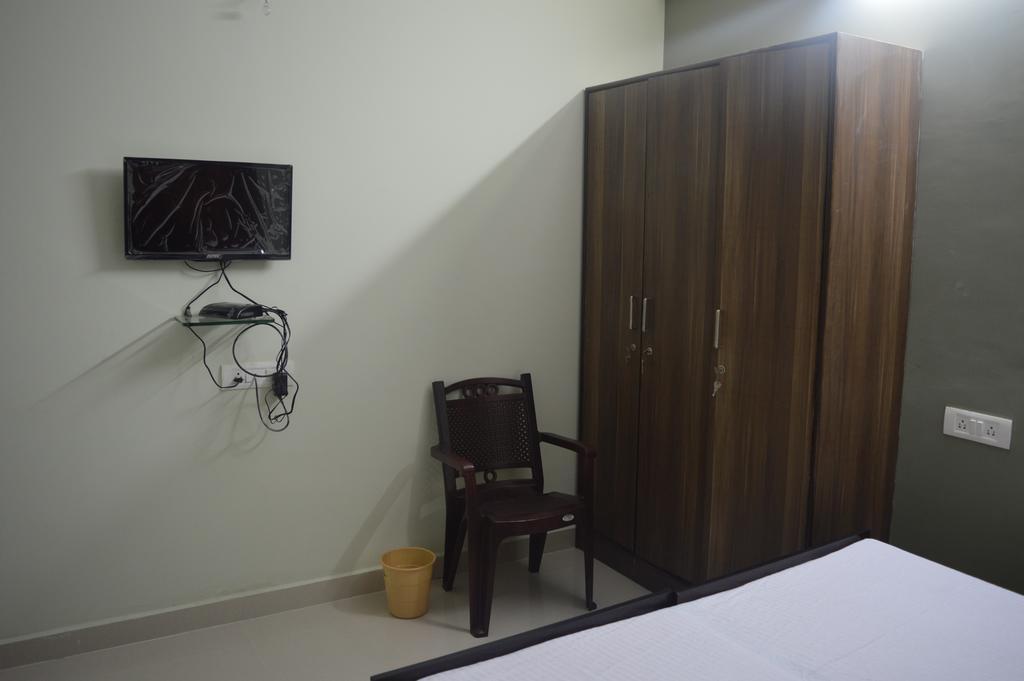 Sri Balaji Guest House Bangalore Extérieur photo